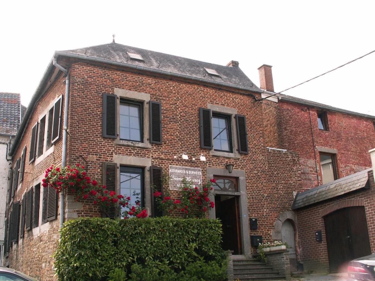 Le Petit Chapitre : Maison De Charme Apartamento Fosses-La-Ville Exterior foto